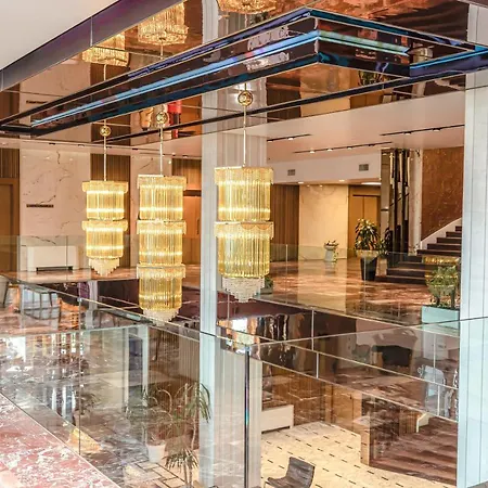 International & Conference Center Hotell 4*