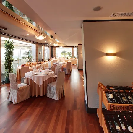 Hotell International & Conference Center Tirana