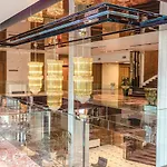 地拉那国际酒店及会议中心 酒店 4*
